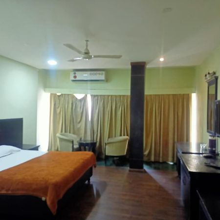 Hotel Skylark Nagpur Exteriör bild