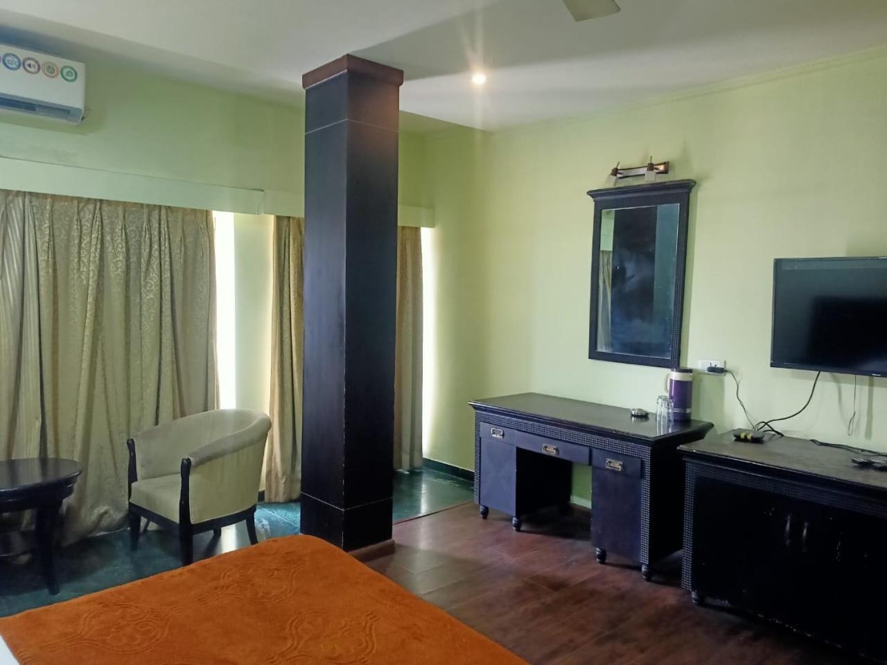 Hotel Skylark Nagpur Exteriör bild