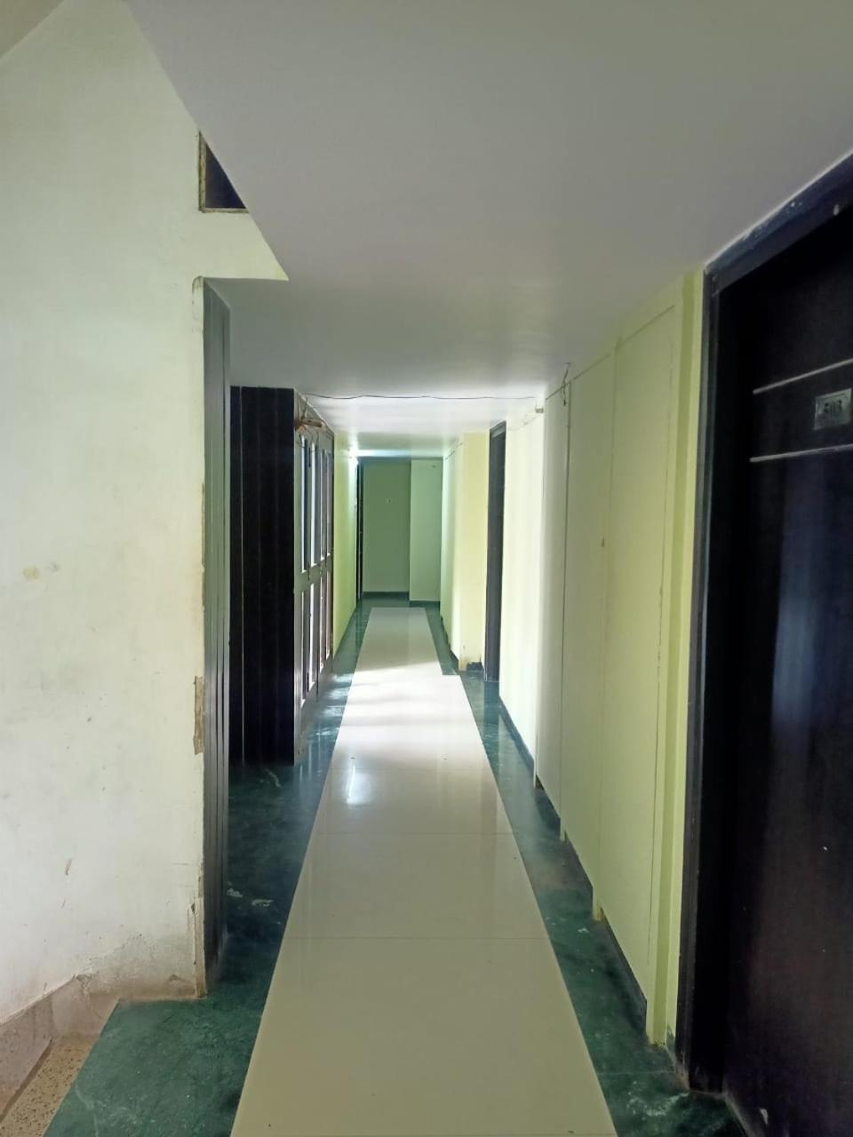 Hotel Skylark Nagpur Exteriör bild