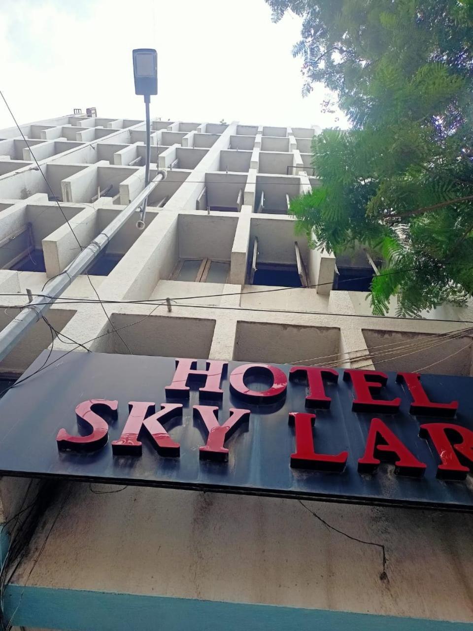 Hotel Skylark Nagpur Exteriör bild