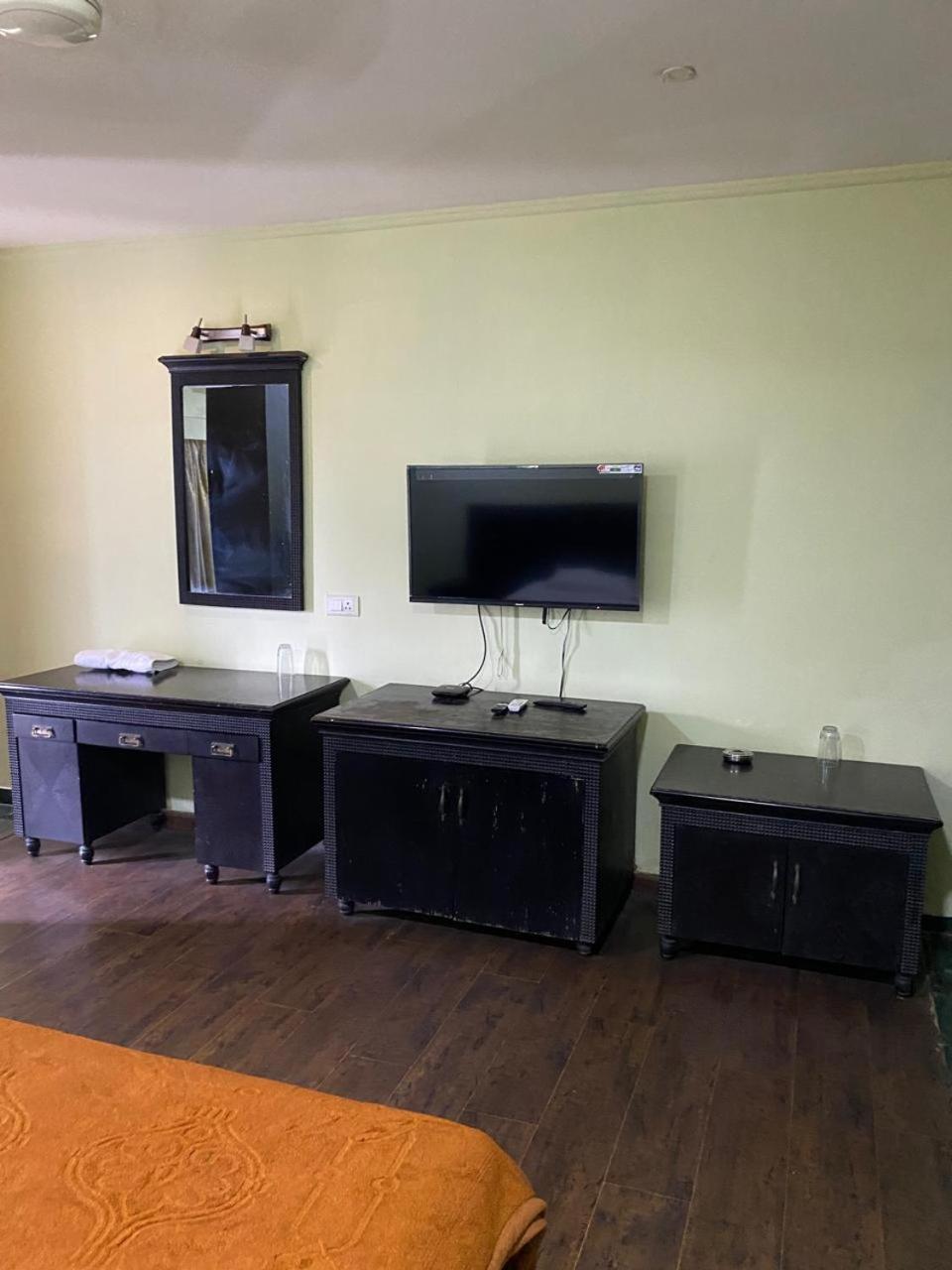 Hotel Skylark Nagpur Exteriör bild