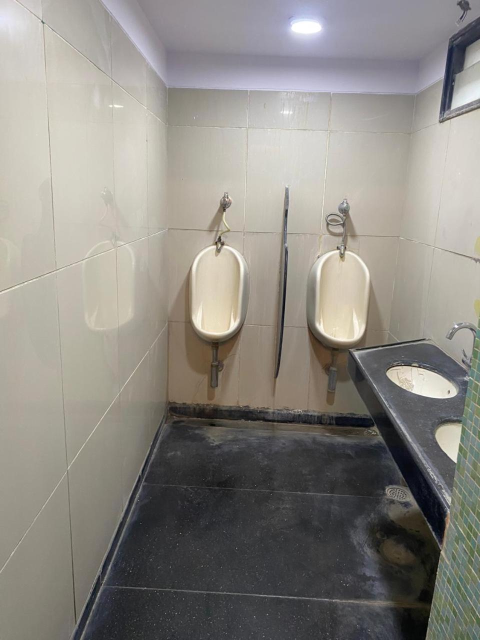 Hotel Skylark Nagpur Exteriör bild