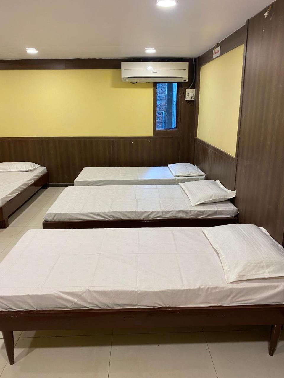 Hotel Skylark Nagpur Exteriör bild
