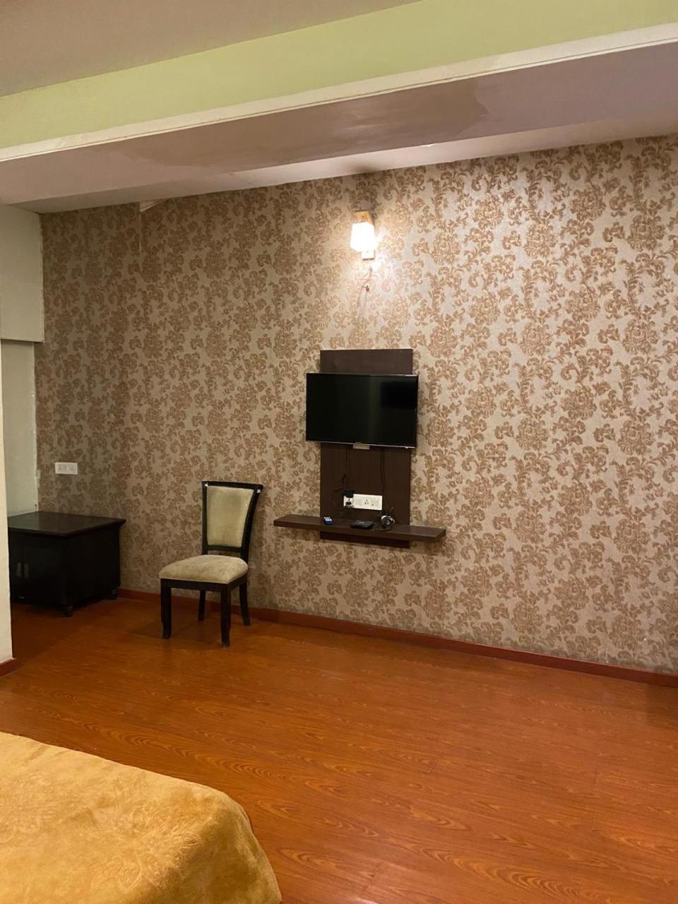 Hotel Skylark Nagpur Exteriör bild