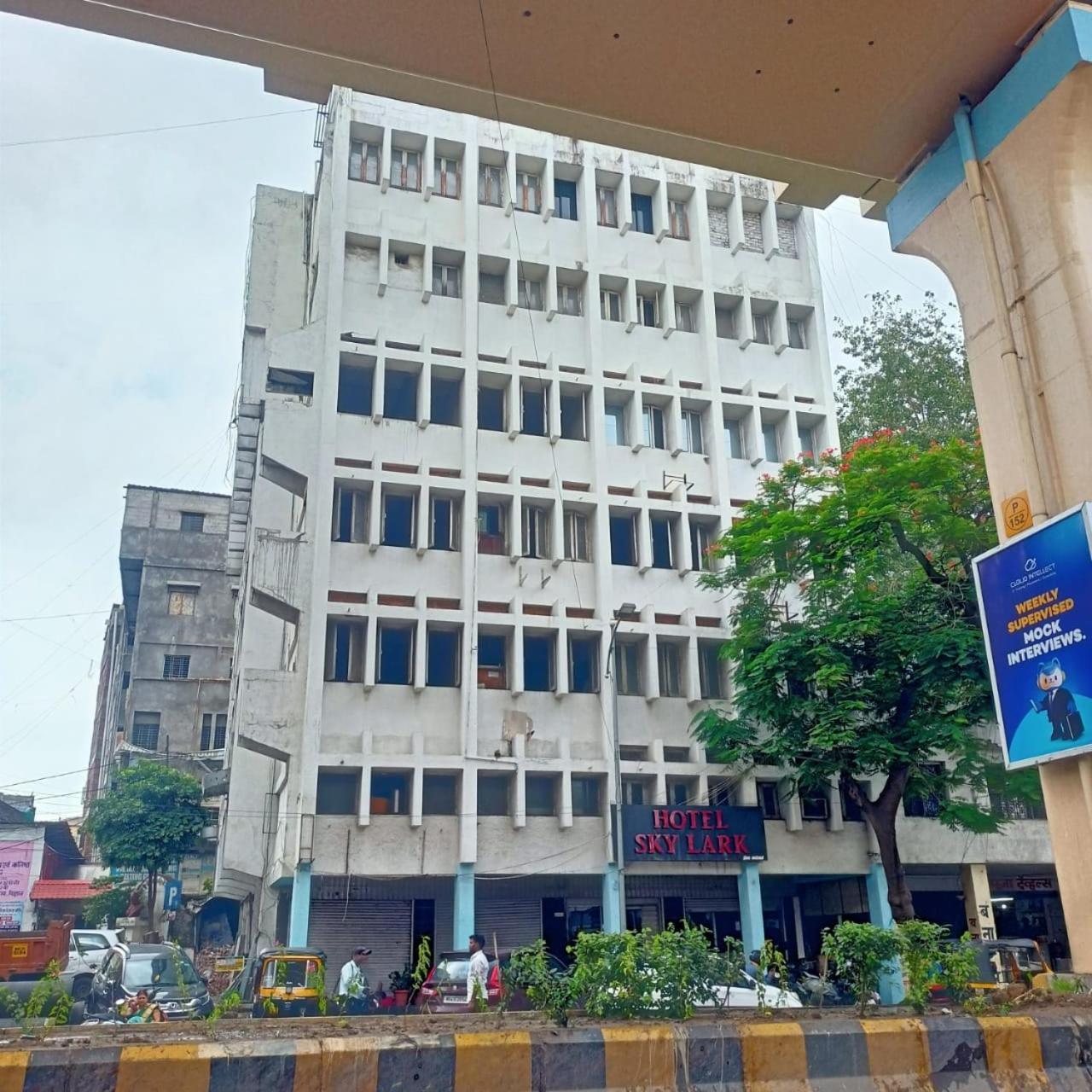 Hotel Skylark Nagpur Exteriör bild